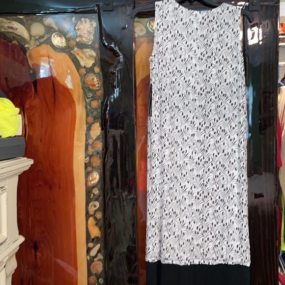 Usindo dress size med - Picture 4 of 7